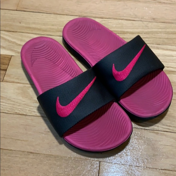 nike soccer slides